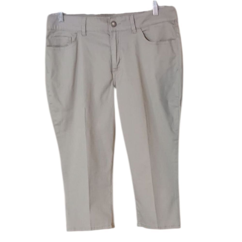 Women's Capris Mid Rise Lee Riders Size 14 - Picture 2 of 5